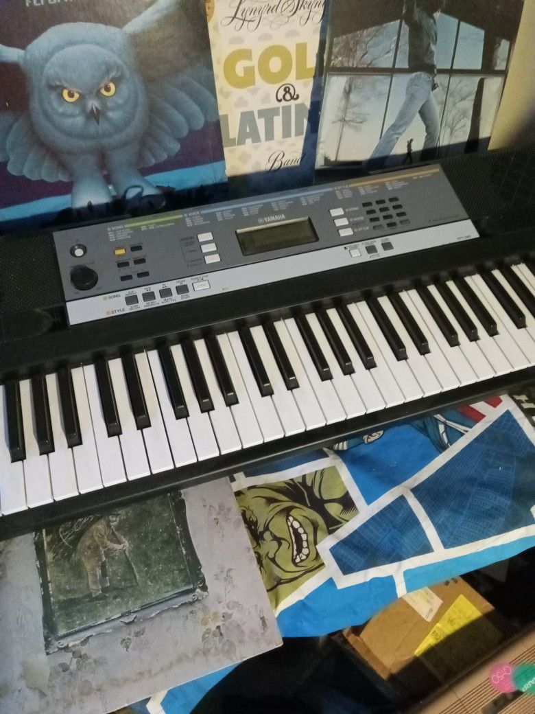 Yamaha Keyboard YPT-240 Electric 61keys!Excellent Condition!