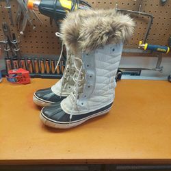 Womens Esprit Insulated Winter Snow Boots 9.5