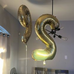 FREE 29 GOLD BALLOONS