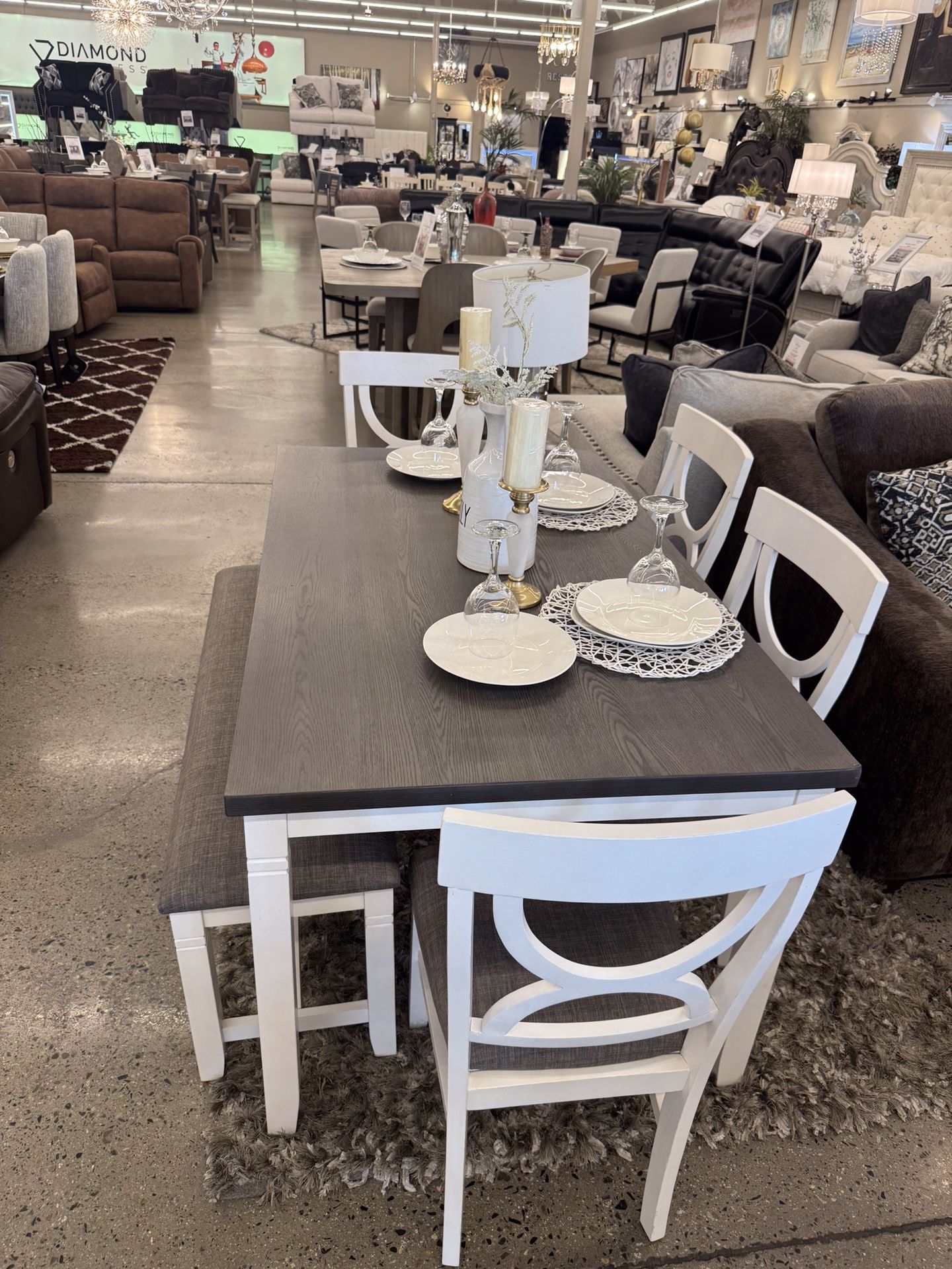 Beautiful 6pc Dining Table Set