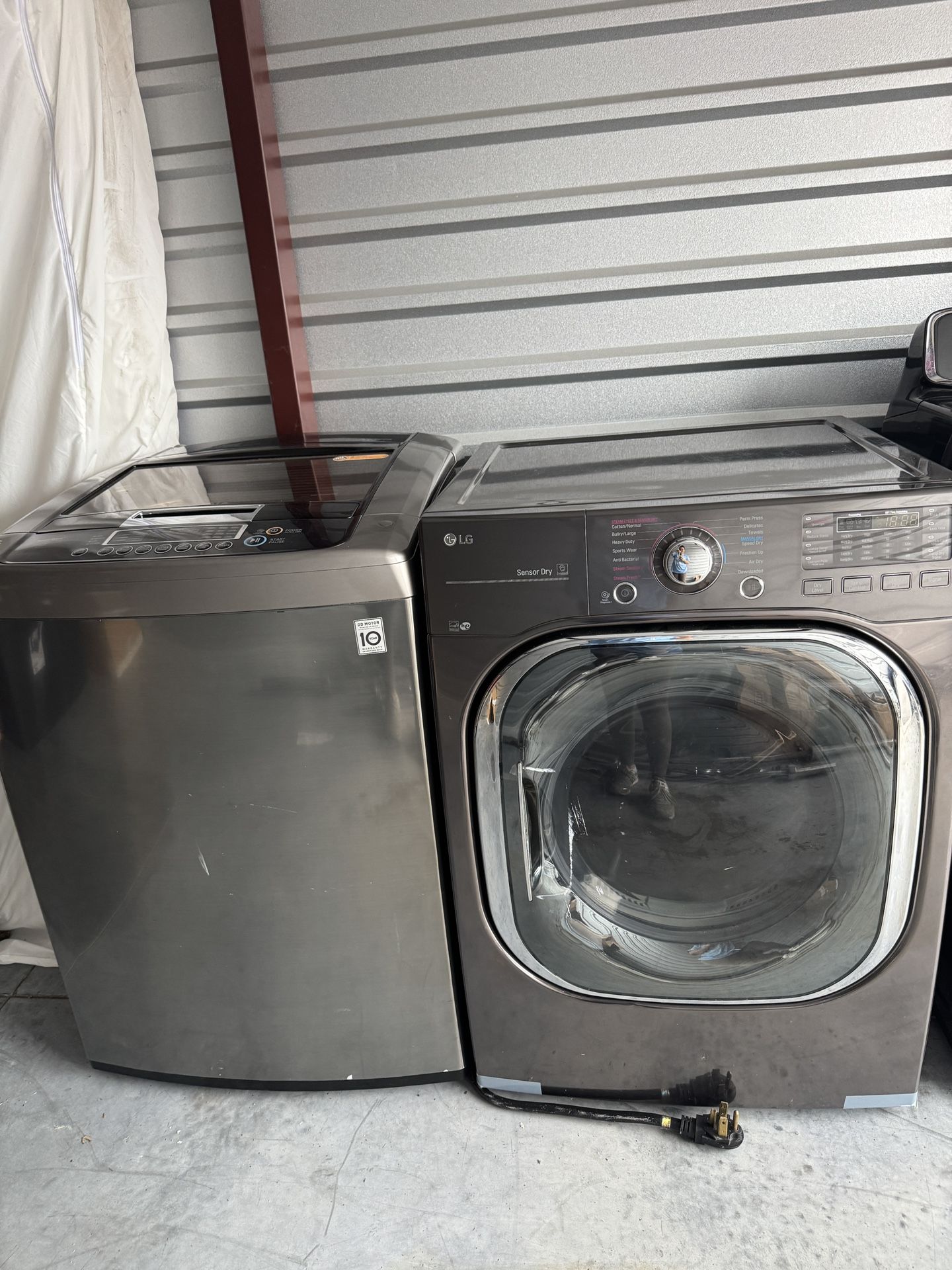 LG Washer & Dryer Set