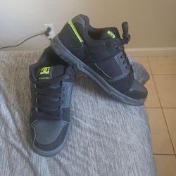 DC STAG skate shoes