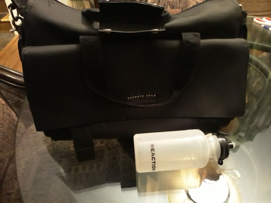 KENNETH COLE REACTION GYM TRAVEL duffle bag. NEW....