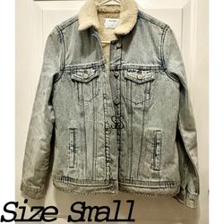 Woman Old Navy Jacket Size Small