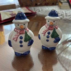*NEW* CHRISTMAS SALT & PEPPER SHAKERS