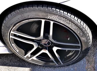 Mercedes-Benz Amg 18 Inch Rims/like New Tires 