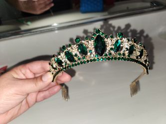 Crown Emerald Gems