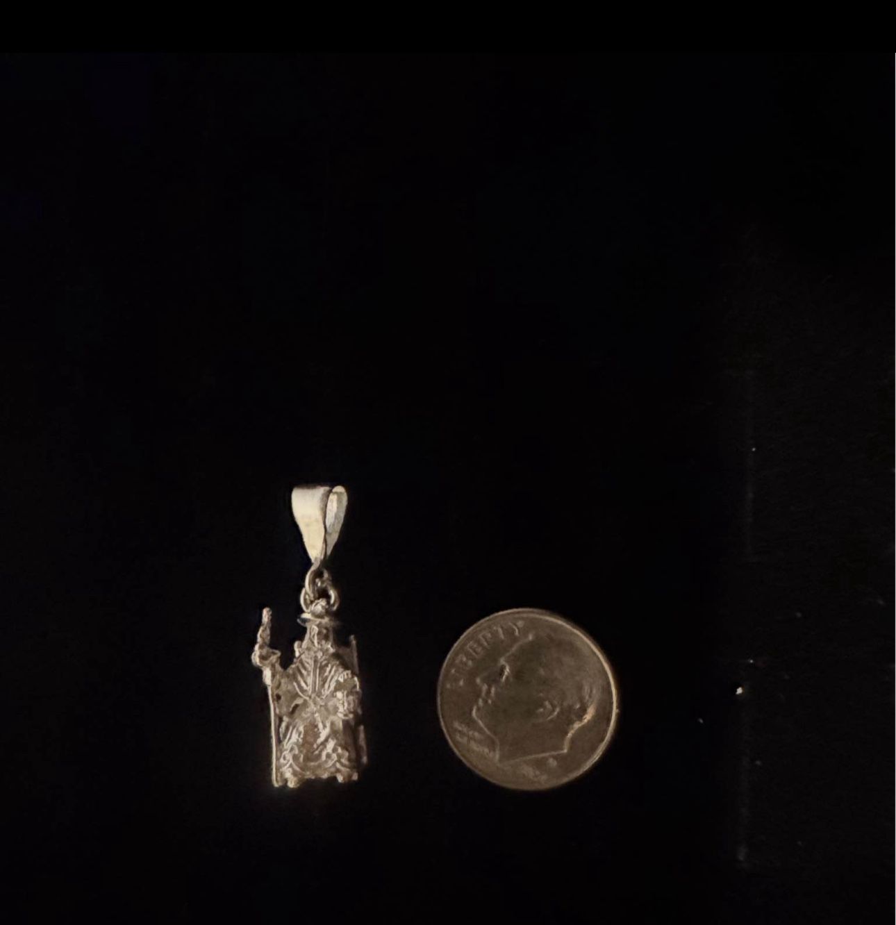 St Niño De Atocha Pendent