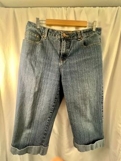 Faded glory dark wash Capri jeans