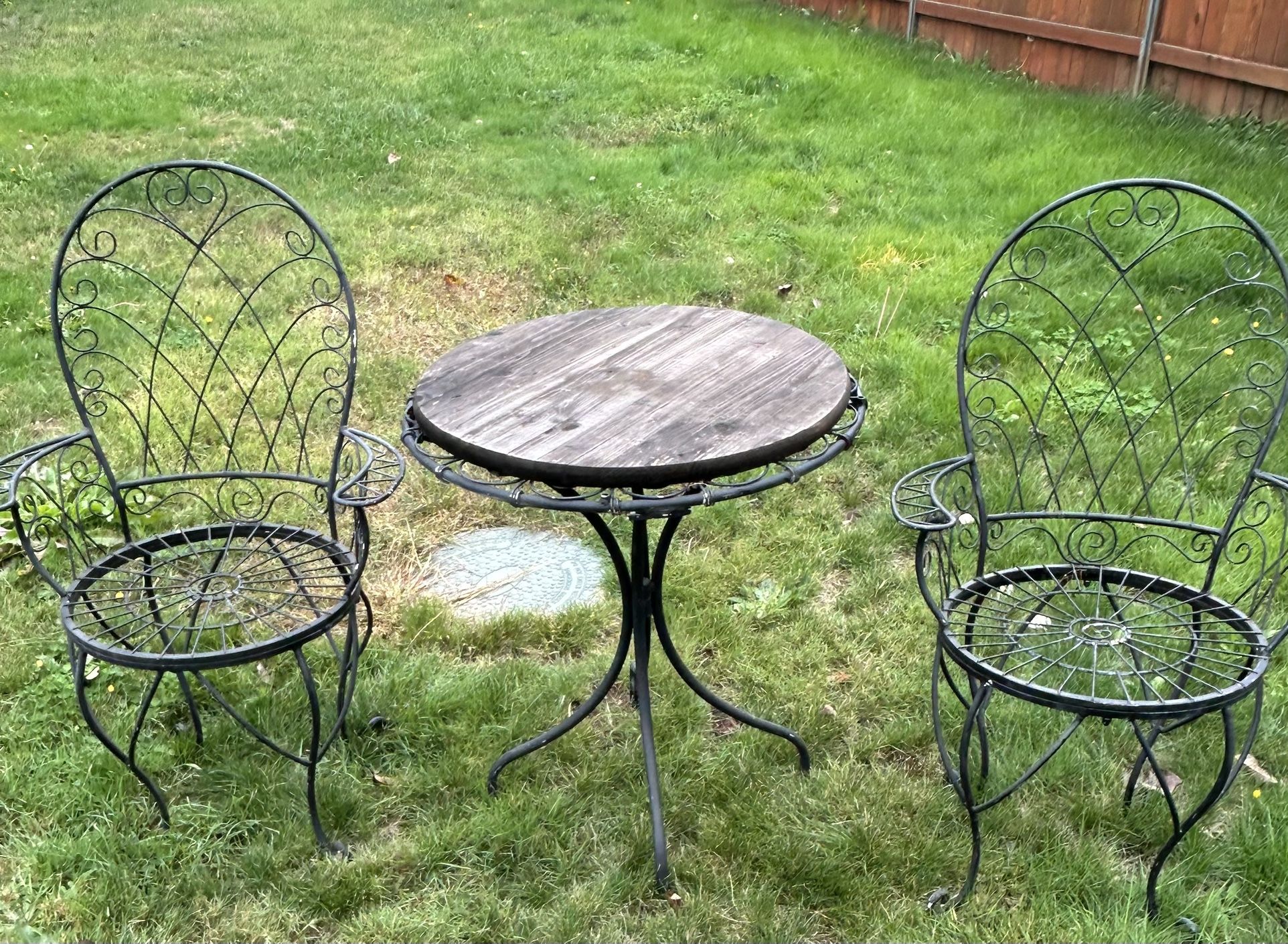 Iron Patio Set. Read Description First.