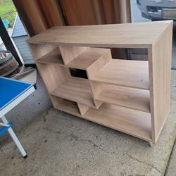 Entertainment/ Shelving 