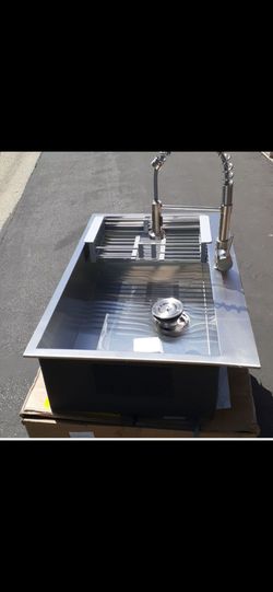 AKDY, KITCHEN SINK 33x22x9 and FAUCET