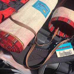 New beach met in carrying case only eight dollars