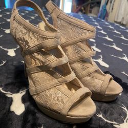 Nine West Nude Heels Size 6