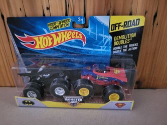 HotWheels Monster Jam BATMAN vs SUPERMAN