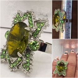  Precious Vintage   Cocktail Ring Sz7 , Green Crystal stones , Very Pretty Adjustable antique Ring #912
