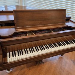 Baldwin Baby Grant Piano
