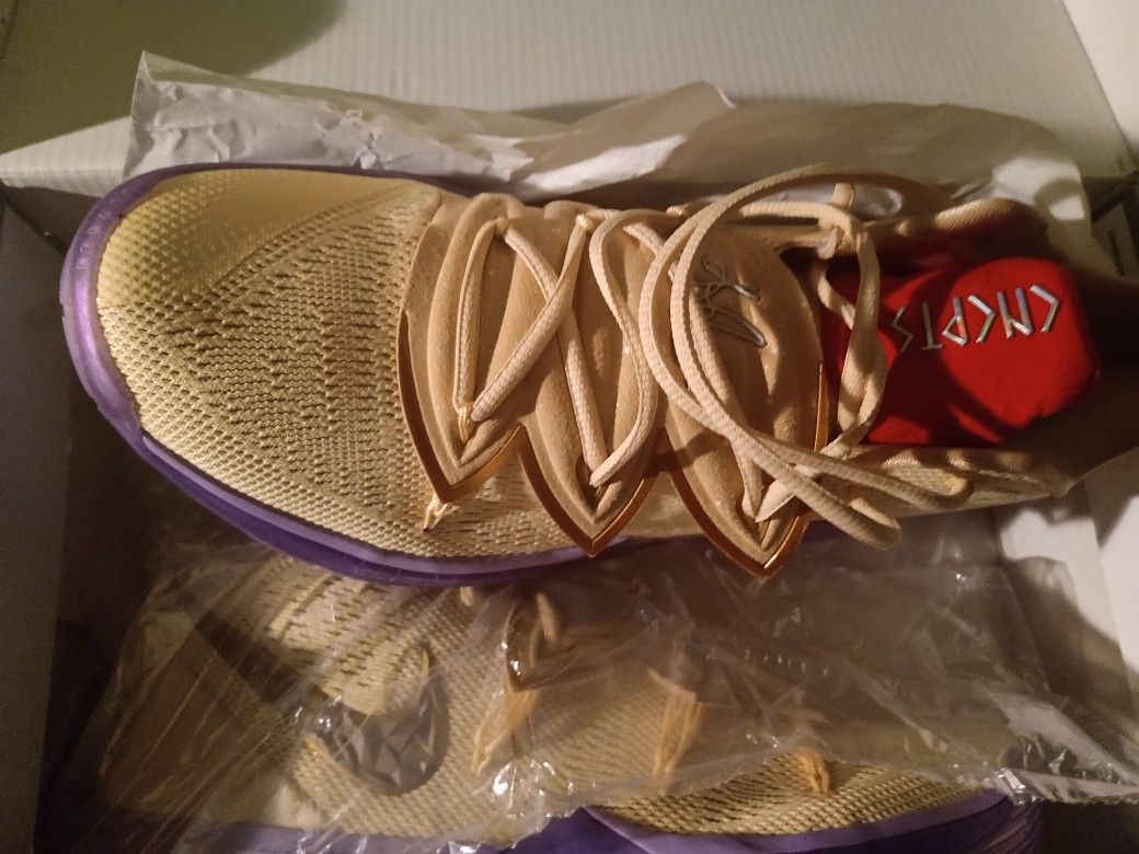 Brand New Nike Kyrie Concepts Ikhet Limited Edition Size