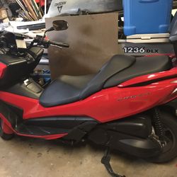 Scooter/Motorcycle Honda Forza 300i    