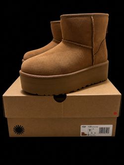 Ugg Mini Platform size 7 women