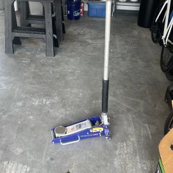 Pittsburgh 1.5 Ton Car Jack
