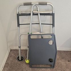 Walker with tray table