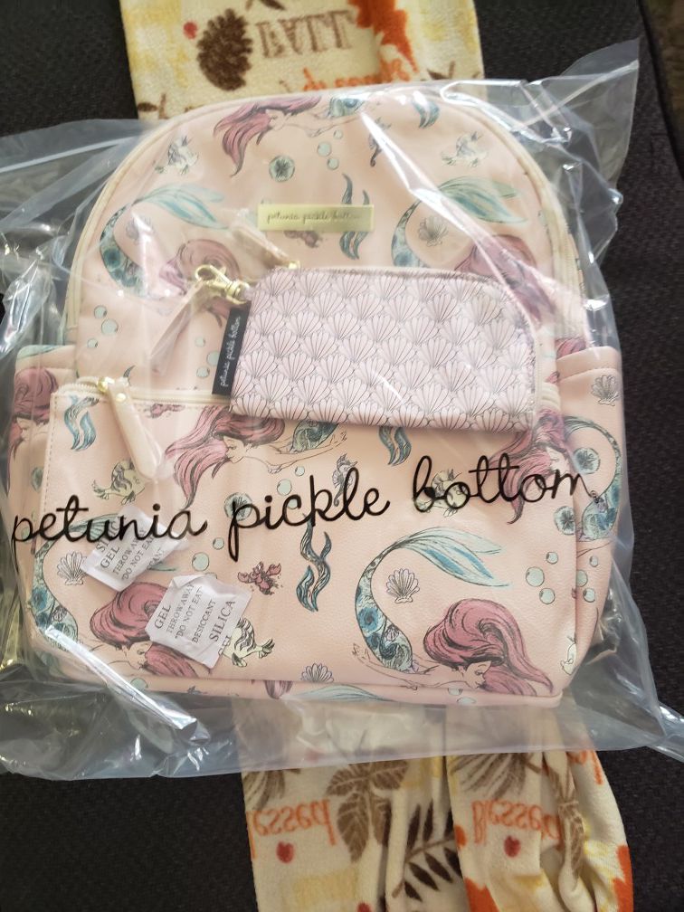 Diaper bag petunia pickle bottom