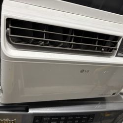 LG 10,000 Btu 115v Window Air Conditioner