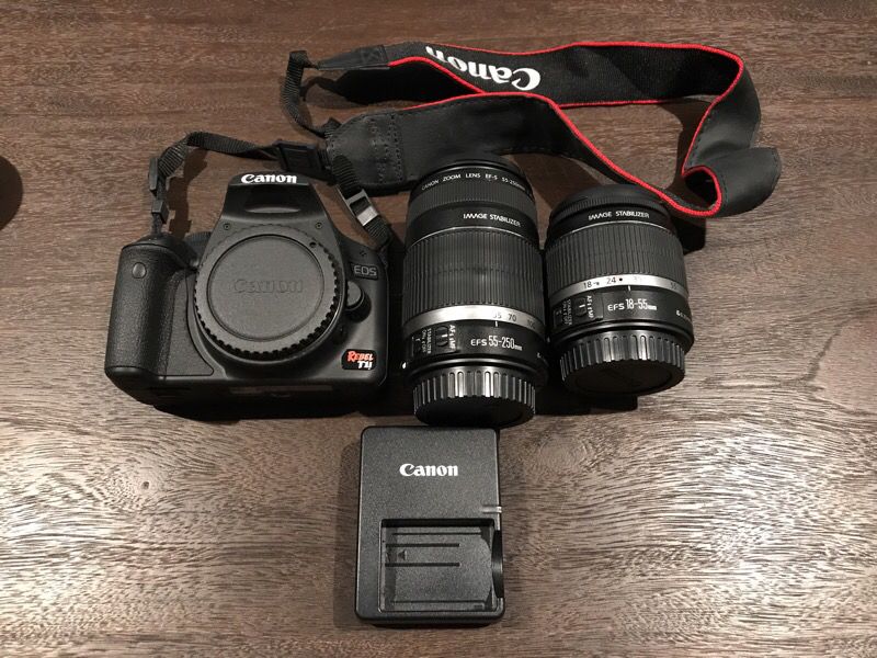 Canon T1i with two lenses