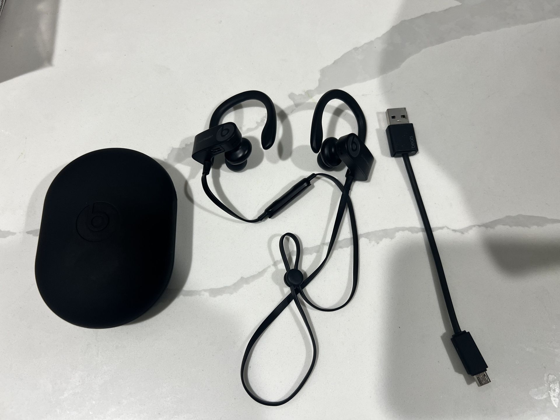 Black Powerbeats 3