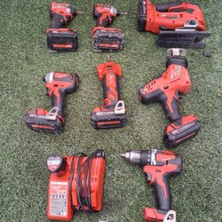 Combo Milwaukee 22 Pcs  8vaterias