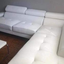 New Sectional Couch ! Free Delivery 🚚! Financing Available ! 