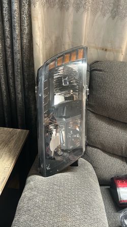Genuine OEM Mopar Dodge Journey Right Passenger Side Headlight