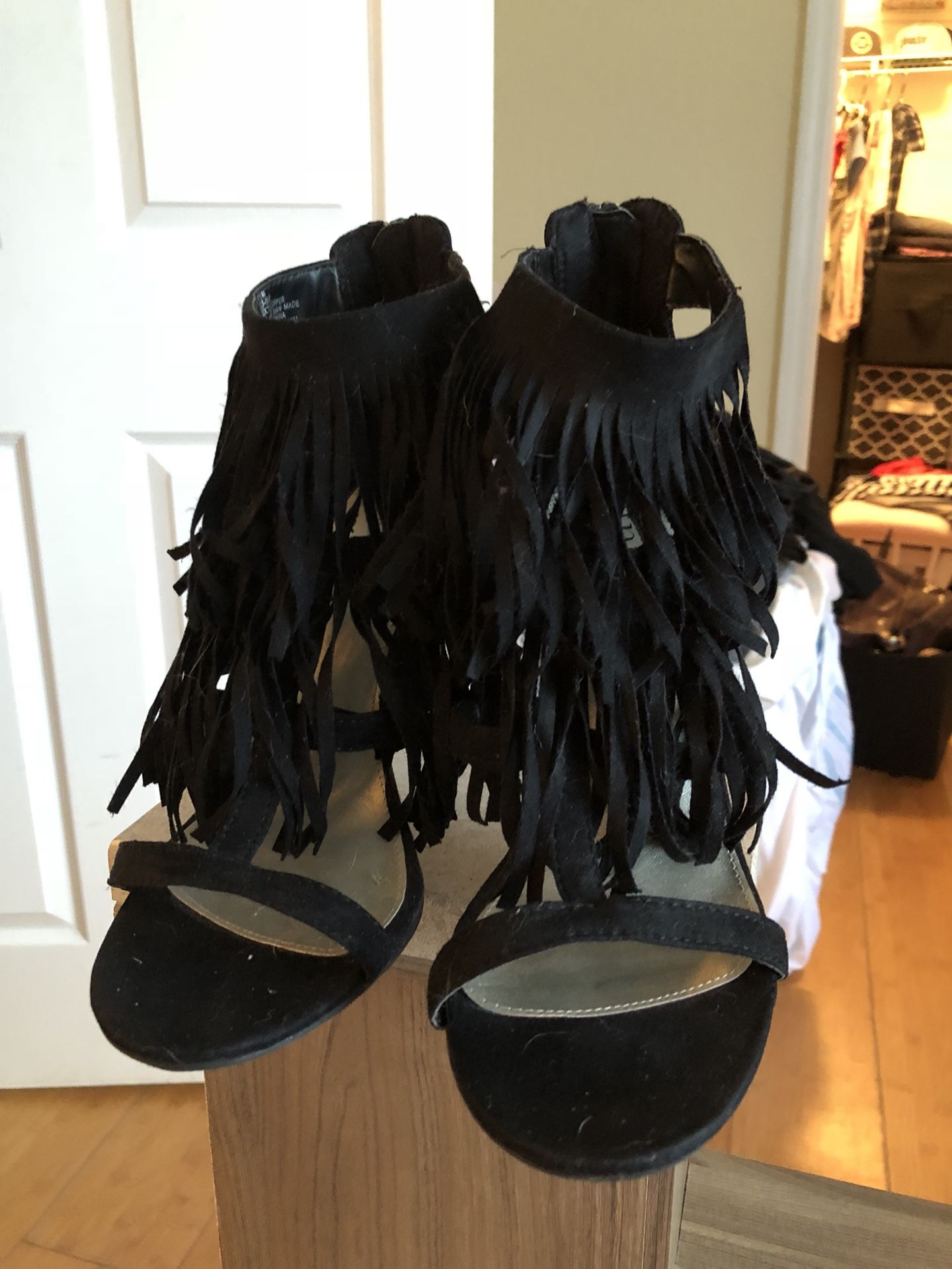 Ana fringe heel