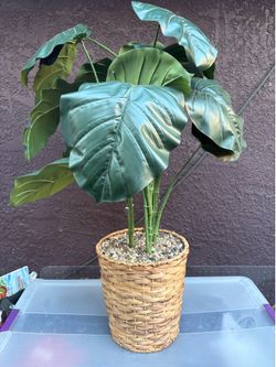 Decorative artificial plant
