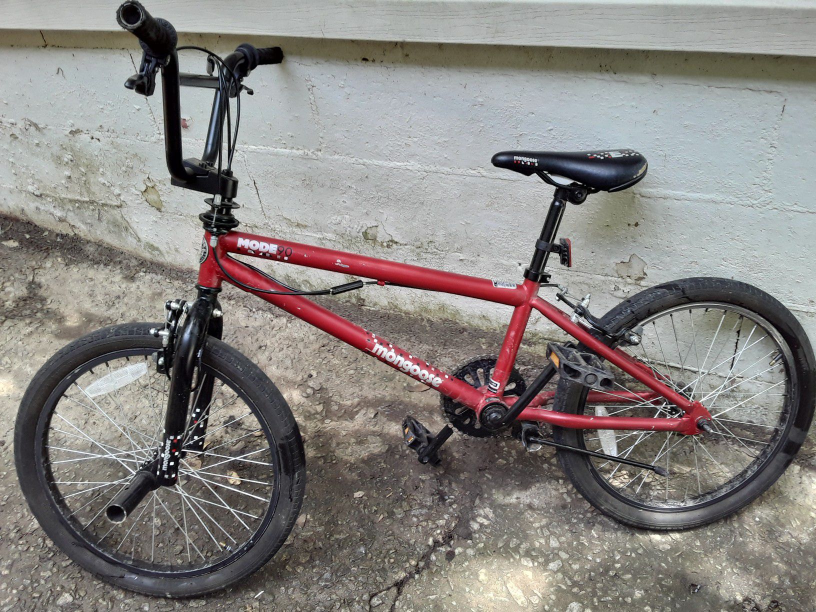 Red mongoose bmx trick bike