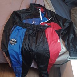 Paris Saint Germain. Rare Jordan Tracksuit Like New