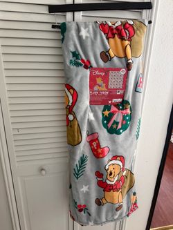 Disney Winnie the Pooh Christmas Plush Throw Blanket