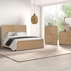 Beautiful Queen Size Bedroom Set 