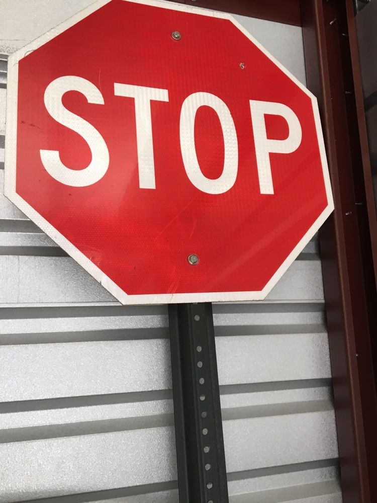 Stop Sign- Pole Mounted