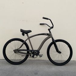 BEACH CRUISER BIKE /SIZE TIRES 26”