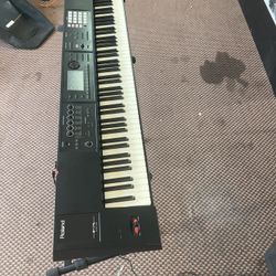 Roland FA-08 88 Keys Keyboard Synthesizer Black 