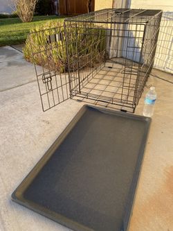 LARGE DOG KENNEL WITH TRAY, 30”L X 19”W x 21”H