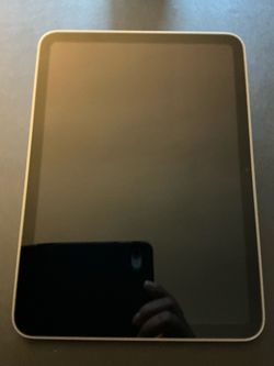 iPad 10, A2698, 64GB WIFI w/Stand