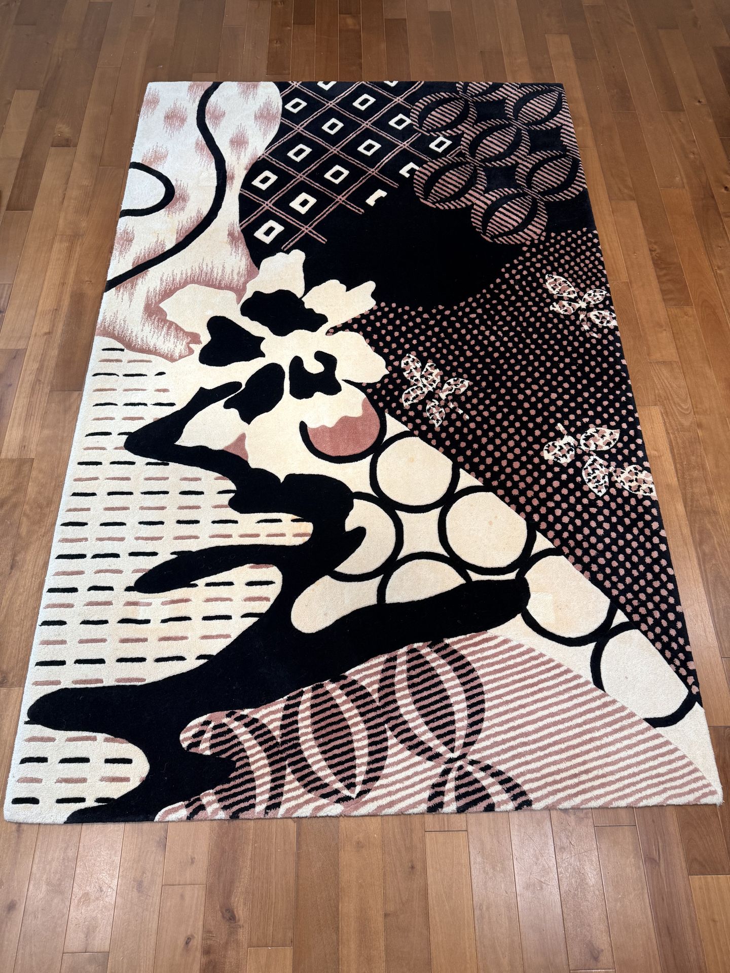 Nourison Radiance Collection 100% Wool Hand-tufted Large Area Rug (5’ x 8’)