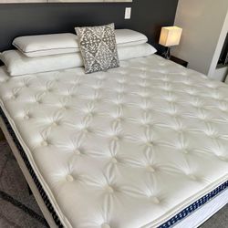QUEEN Winkbed Luxury Firm Mattress - Like New !