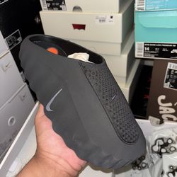 Nike mind 001 black/ chrome size 10W 8.5M and 14M