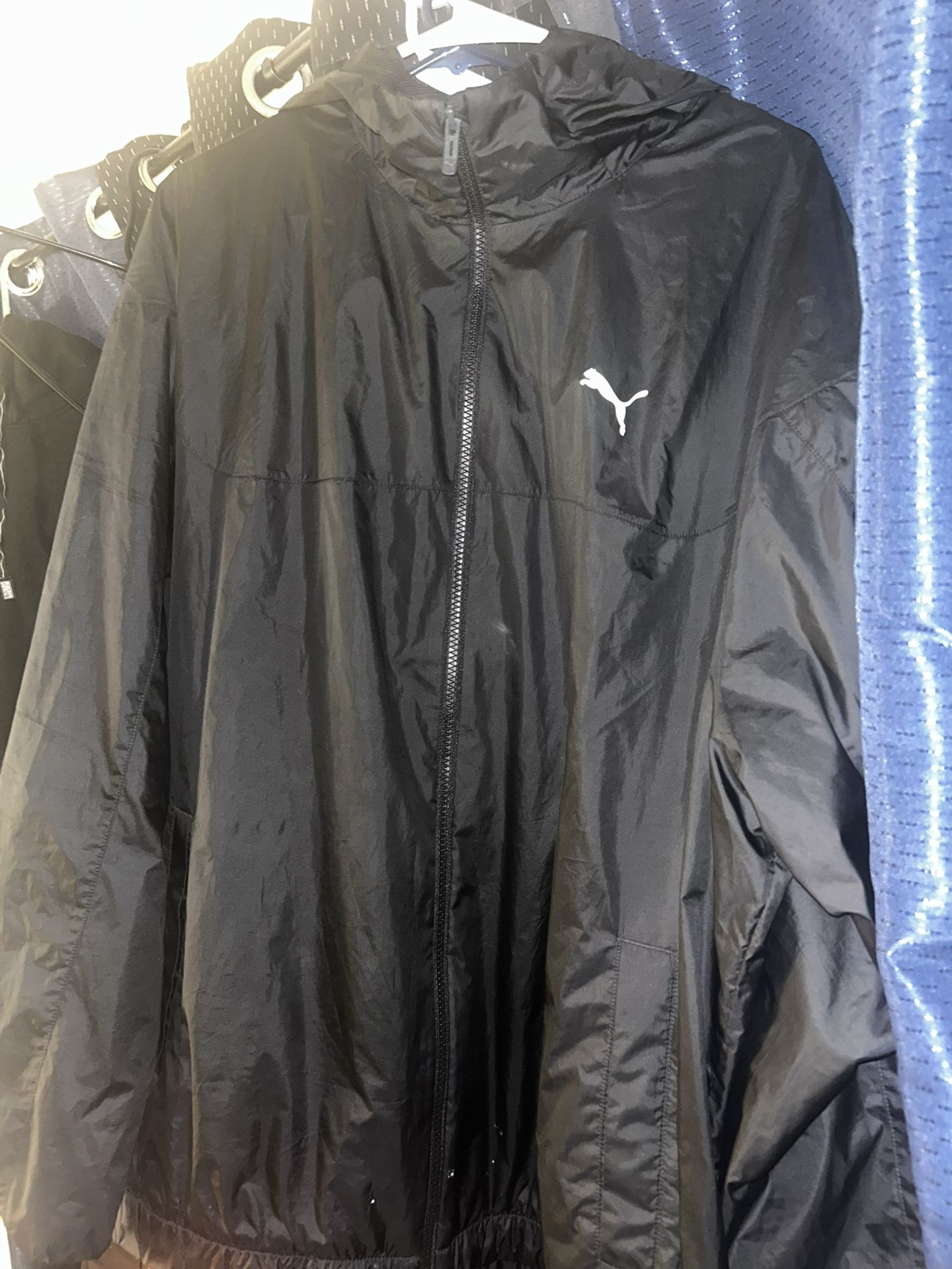XL BLACK PUMAS WINDBREAKER