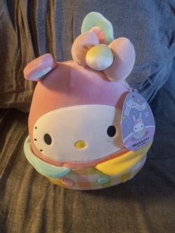 Hello Kitty Squishmallow