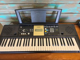 YAMAHA YPT-220 KEYBOARD MUSIC 